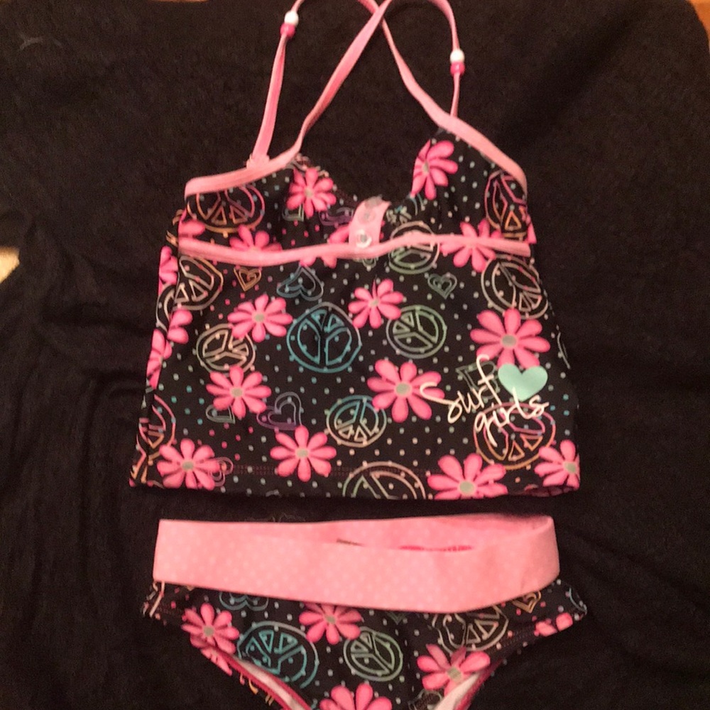 Girls swimsuit size 6